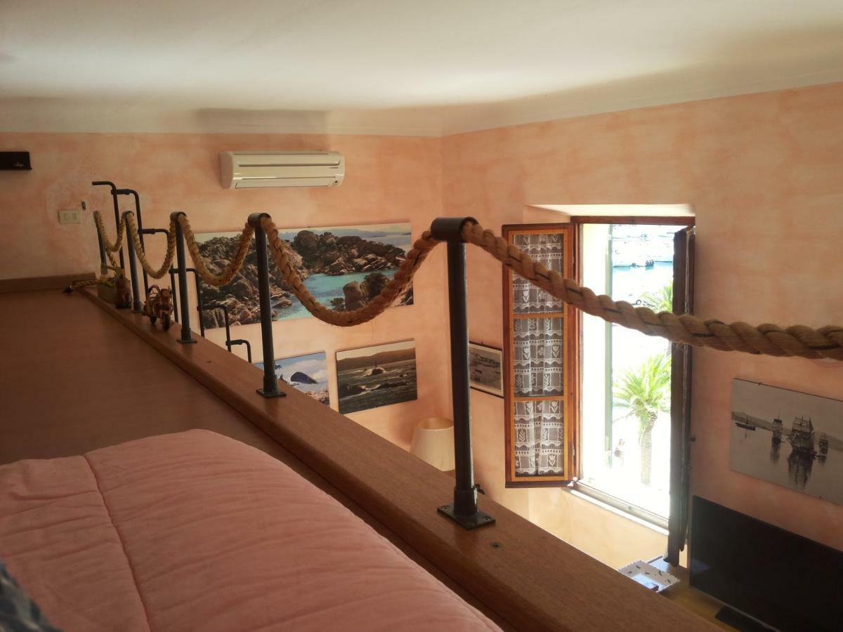 Villa Casa Vacanze Della Maddalena La Maddalena  Exterior foto